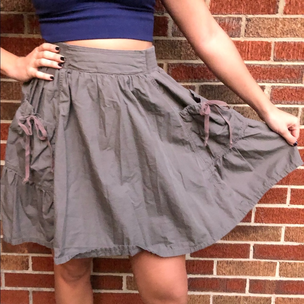 High waisted lengthy skirt